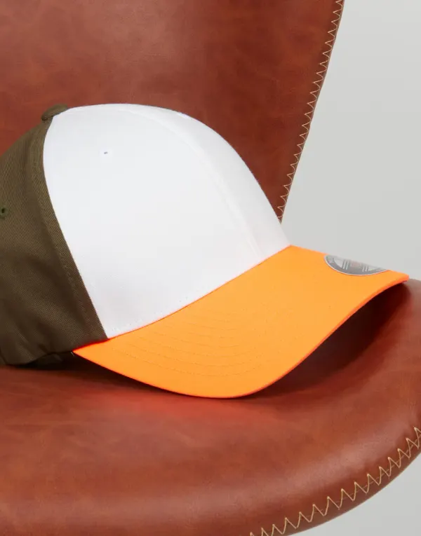 3-Tone Flexfit Cap porté — vue 2