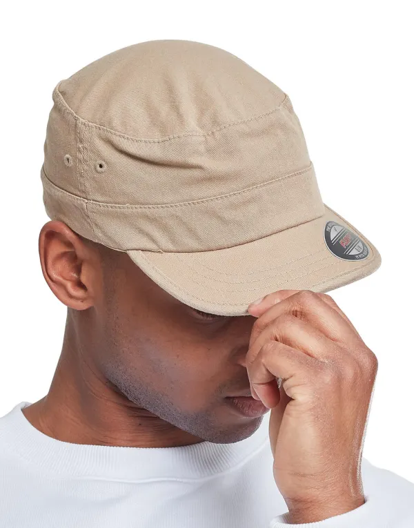 5-Panel Curved Classic Snapback porté — vue 2
