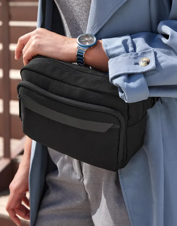 Airside Cross Body Bag porté — vue 1