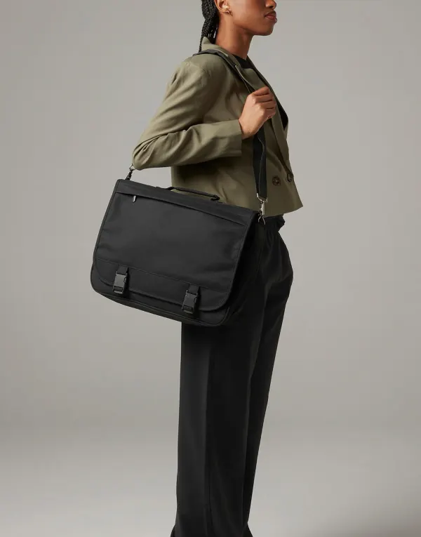 Allround Briefcase porté — vue 2