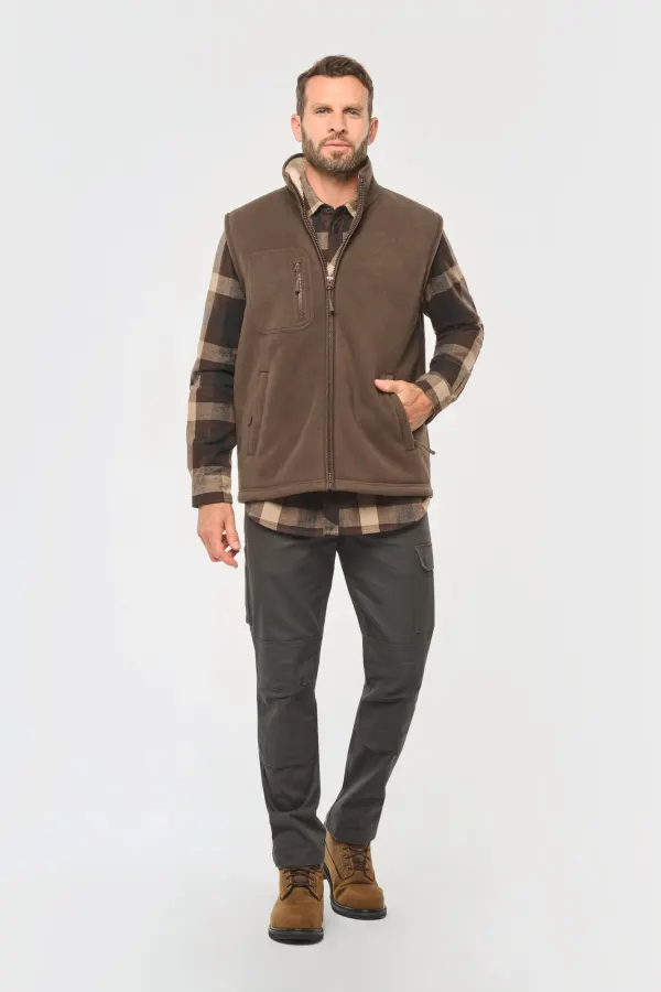 Bodywarmer polaire avec intérieur sherpa unisexe porté — vue 4