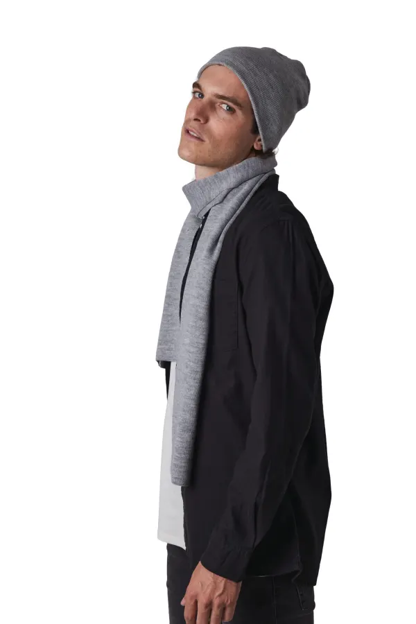 Bonnet en tricot (KP549) porté — vue 3