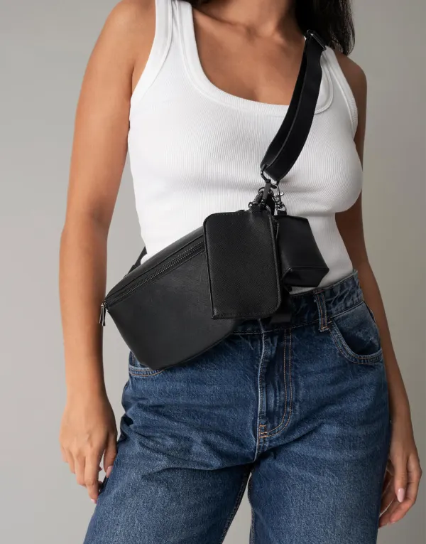 Boutique Pouch Wristlet porté — vue 3