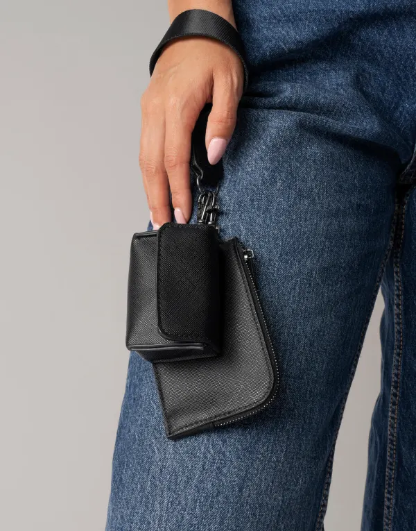 Boutique Pouch Wristlet porté — vue 4