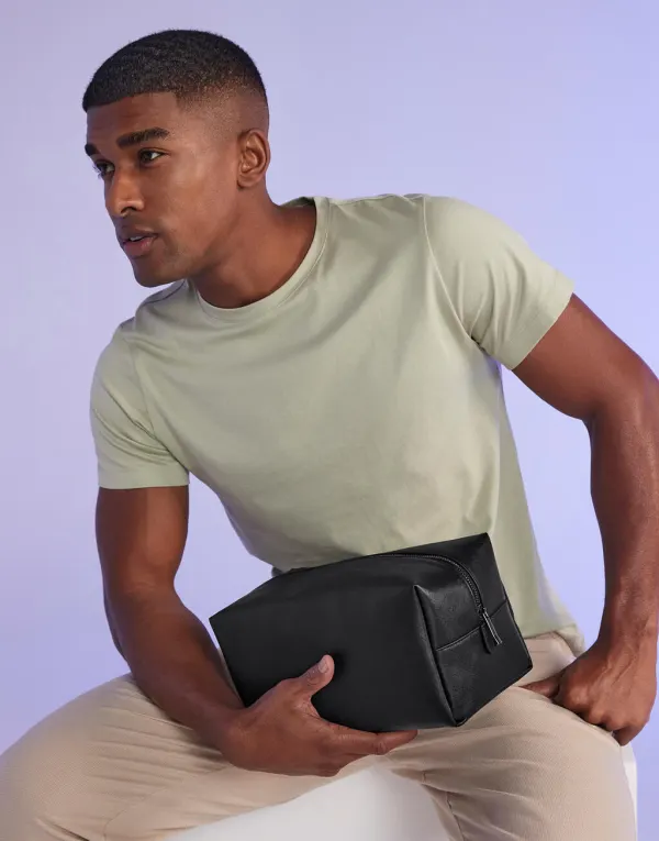 Boutique Toiletry/Accessory Case porté — vue 3