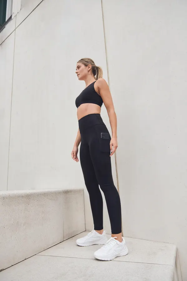 Brassière de sport porté — vue 3
