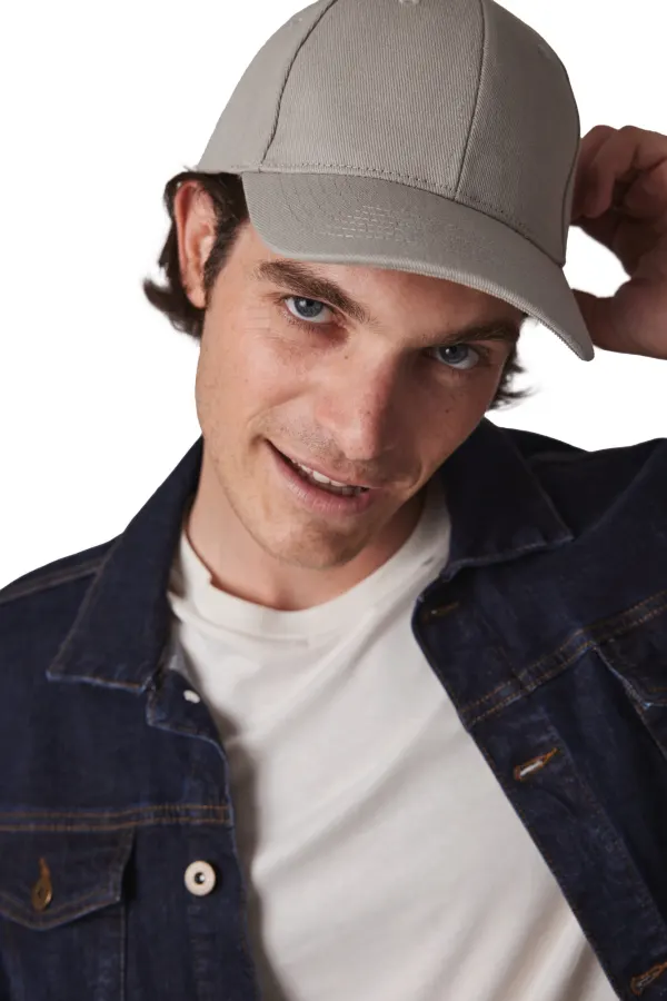 Casquette en coton et polyester recyclés K-loop tracking-  6 panneaux (KP230) porté — vue 3
