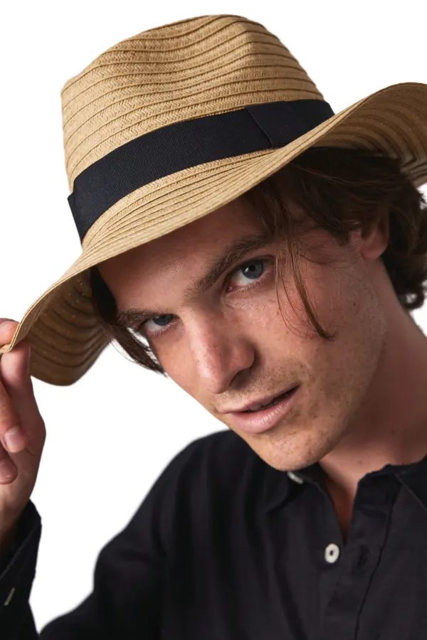 Chapeau de paille classique porté — vue 4