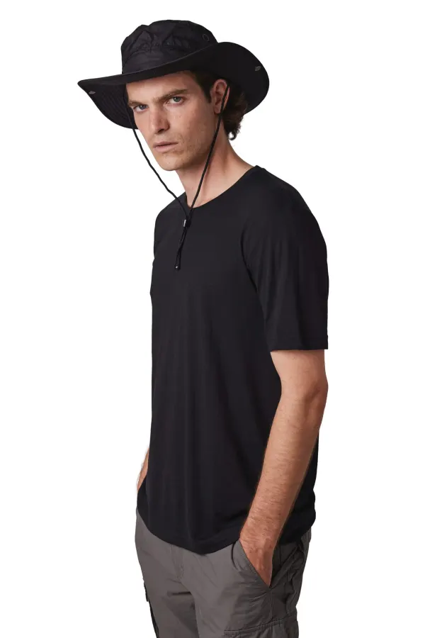 Chapeau outdoor porté — vue 2