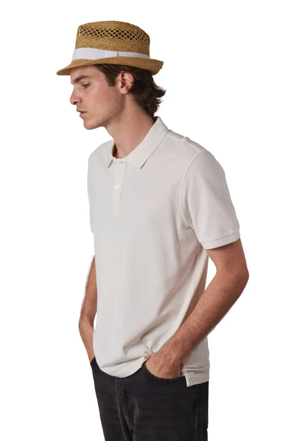 Chapeau style Panama porté — vue 2