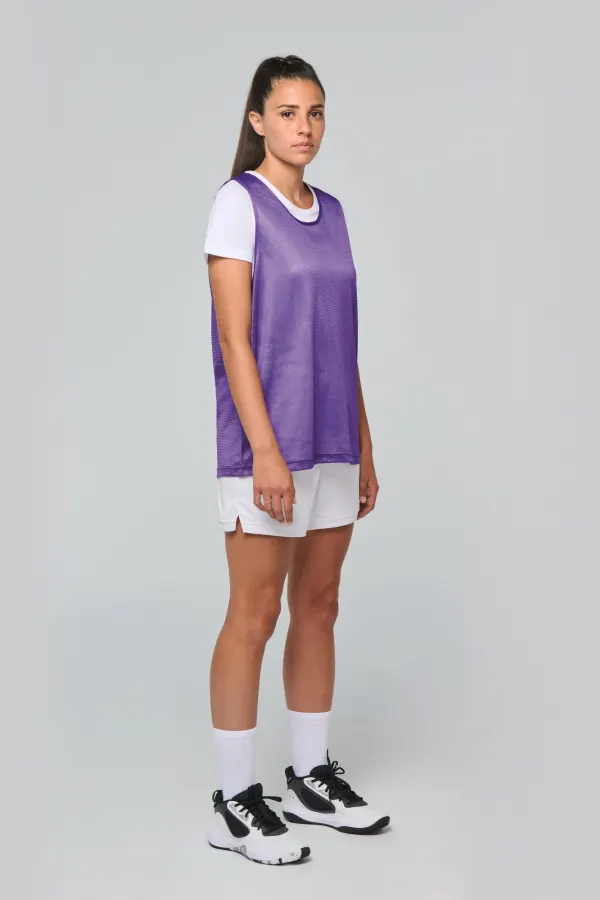 Chasuble en filet léger multisport unisexe porté — vue 3