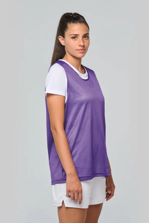 Chasuble en filet léger multisport unisexe porté — vue 4