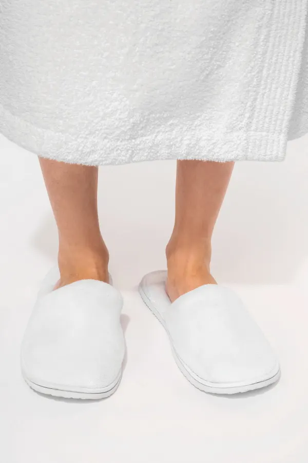 Chaussons en tissu éponge unisexe porté — vue 2