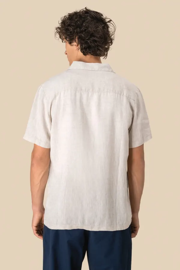 Chemise à col bowling en lin homme porté — vue 4