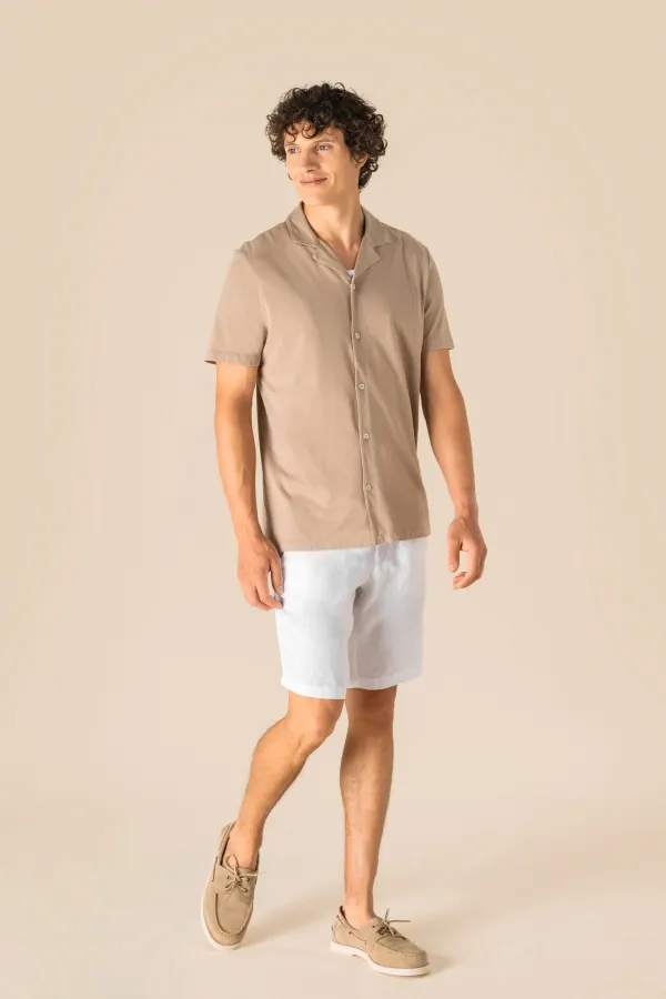 Chemise écoresponsable à col bowling délavée en jersey manches courtes homme porté — vue 1