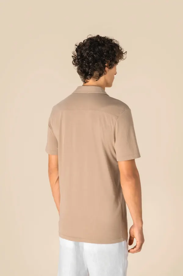 Chemise écoresponsable à col bowling délavée en jersey manches courtes homme porté — vue 3