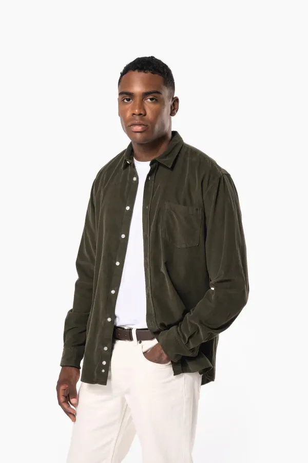 Chemise manches longues en velours homme porté — vue 2