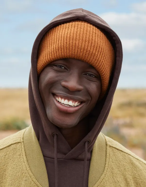 Classic Engineered Deep Cuffed Beanie porté — vue 3