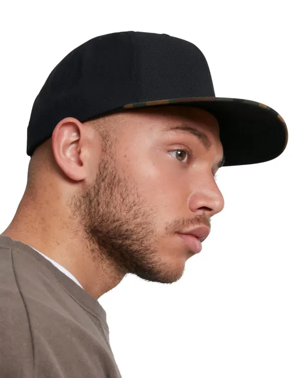 Classic Snapback 2-Tone Camo porté — vue 2