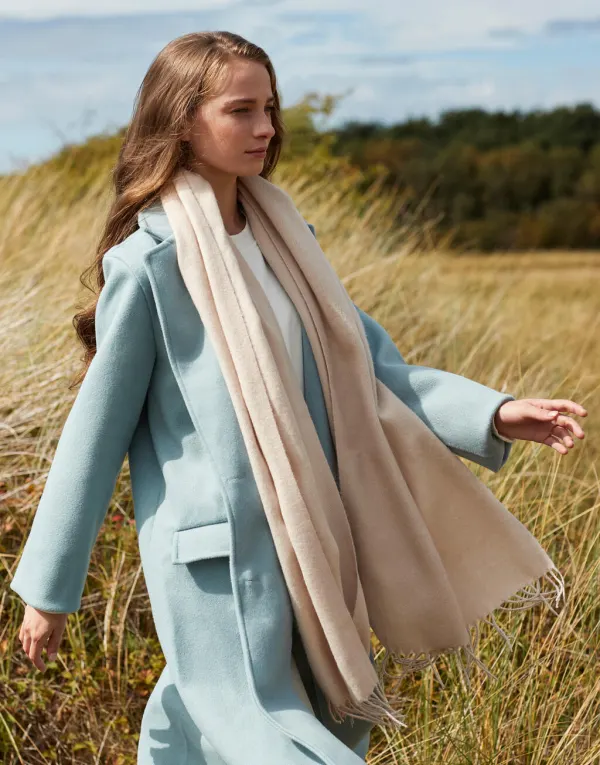 Classic Woven Scarf porté — vue 2