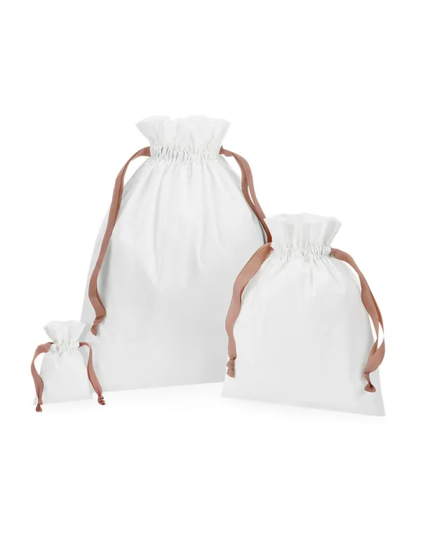 Cotton Gift Bag with Ribbon Drawstring porté — vue 1