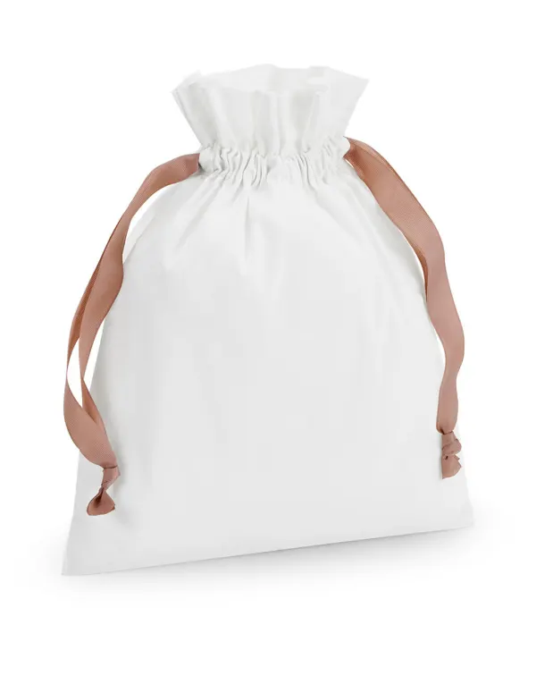 Cotton Gift Bag with Ribbon Drawstring porté — vue 3