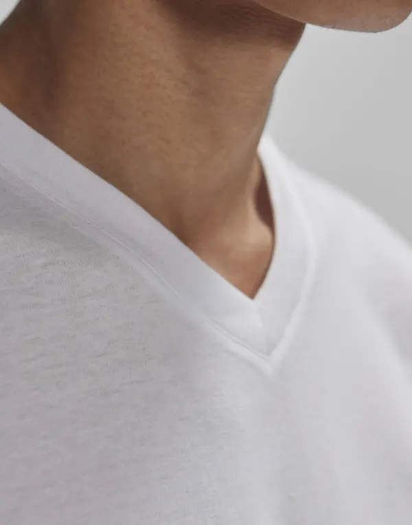 #E150 V T-Shirt porté — vue 2