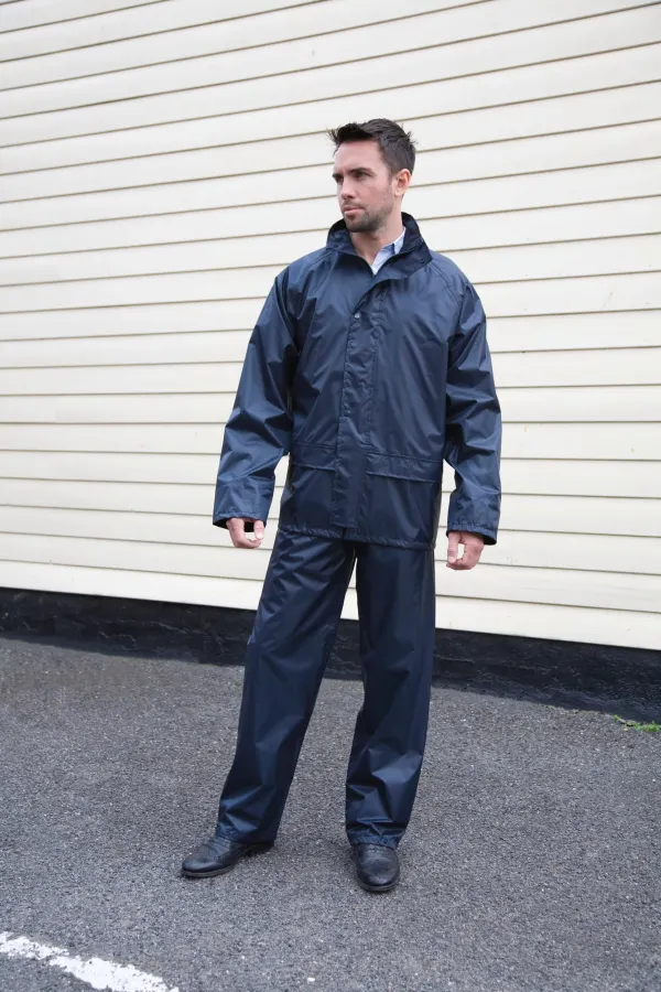 Ensemble de pluie porté — vue 2