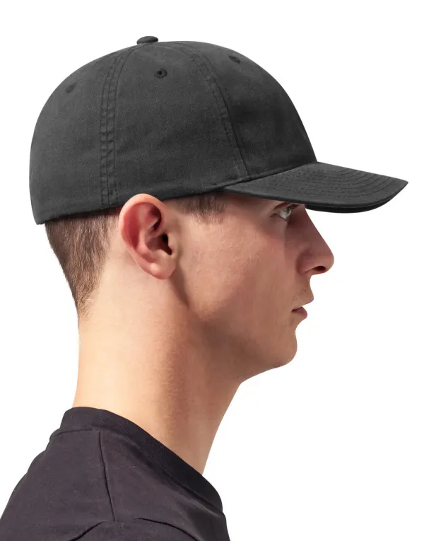 Flexfit Garment Washed Cotton Dad Hat porté — vue 2