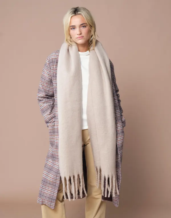 Fluffy Scarf porté — vue 2