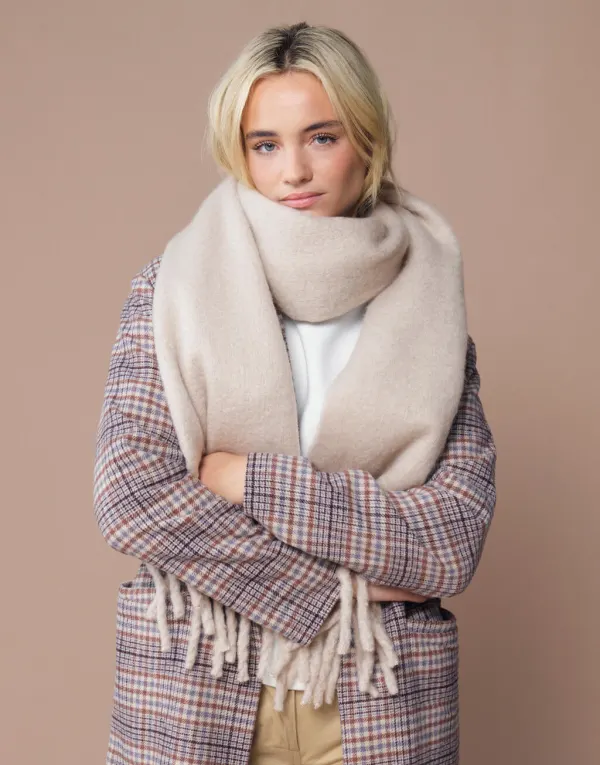 Fluffy Scarf porté — vue 3