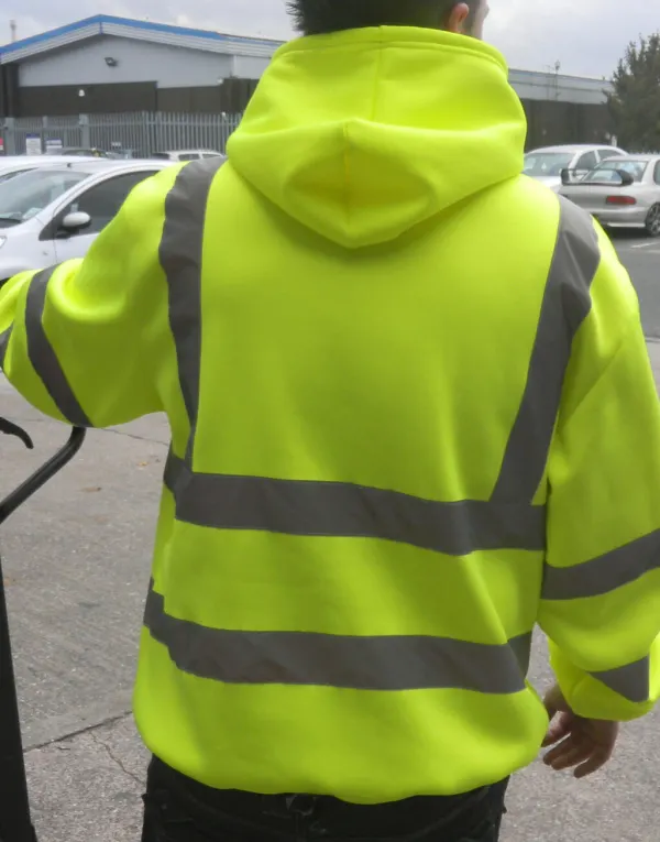 Fluo Hoodie porté — vue 3