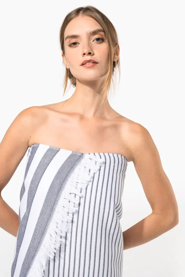 Fouta rayée avec franges porté — vue 1
