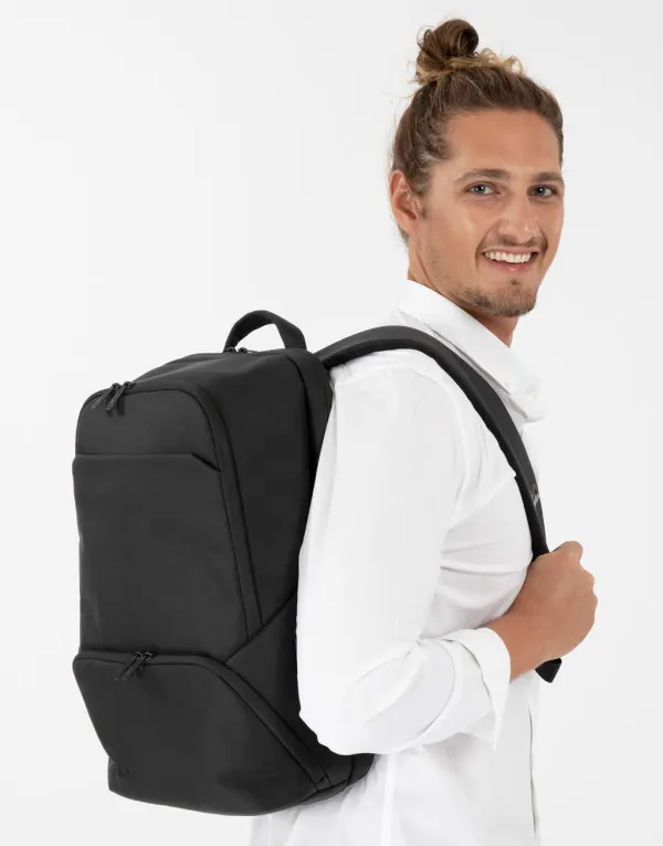 Interlaken Alpine Laptop Backpack porté — vue 1