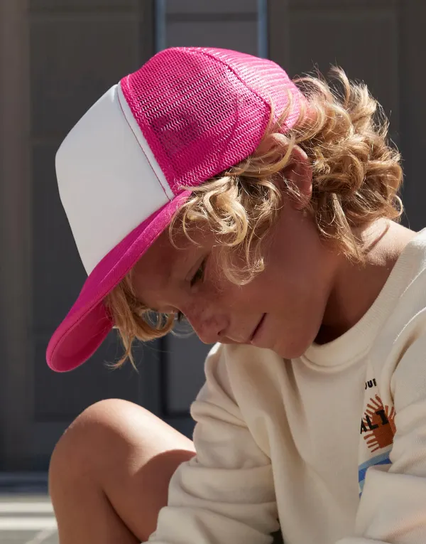 Junior Vintage Snapback Trucker porté — vue 1