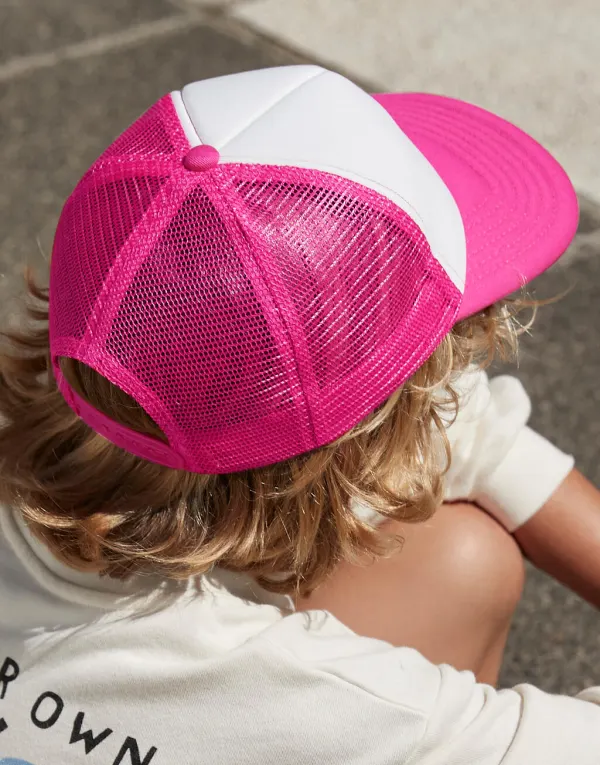 Junior Vintage Snapback Trucker porté — vue 2