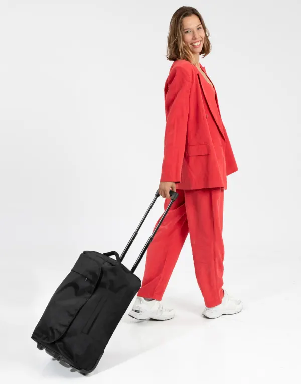 Kathmandu Dressy Trolley Bag porté — vue 3