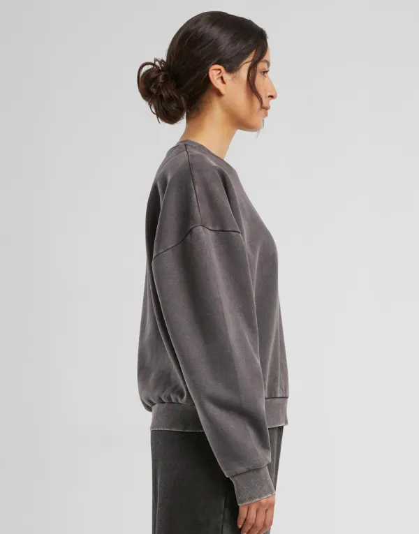 Ladies Vintage Heavy Crewneck porté — vue 2