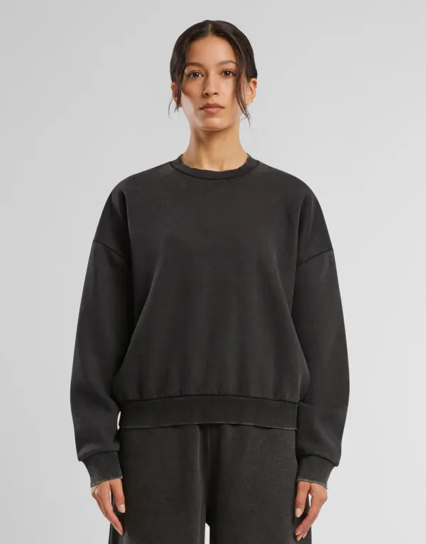 Ladies Vintage Heavy Crewneck porté — vue 3
