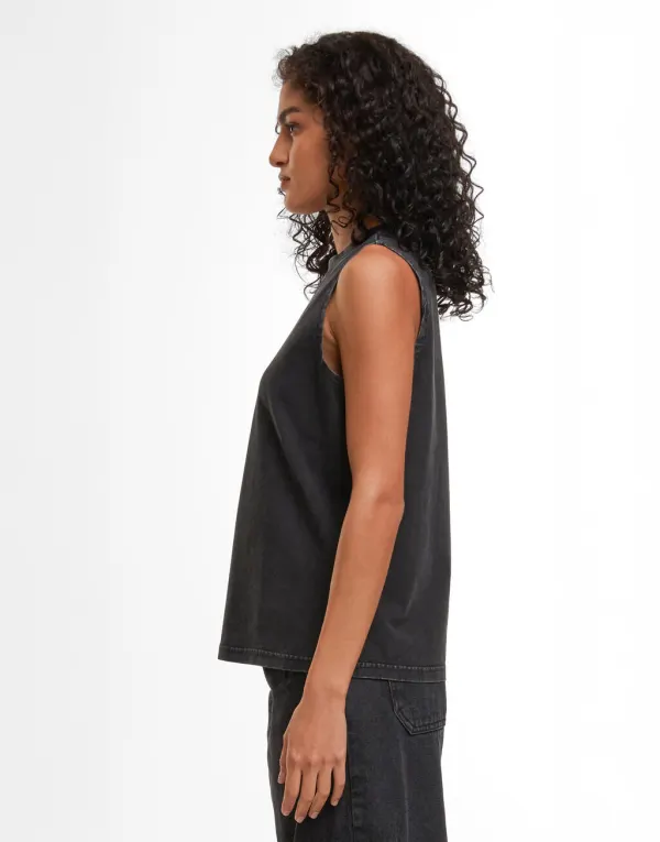 Ladies Vintage Washed Sleeveless Tee porté — vue 1
