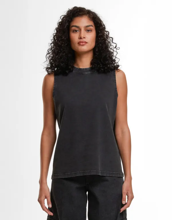 Ladies Vintage Washed Sleeveless Tee porté — vue 3
