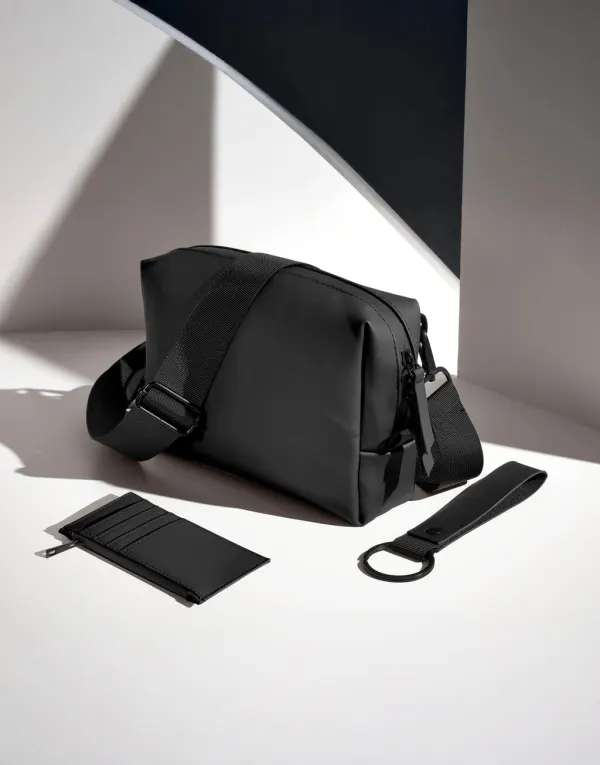 Matte PU Cross Body Bag porté — vue 3