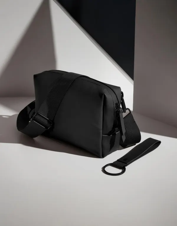 Matte PU Keyring porté — vue 3