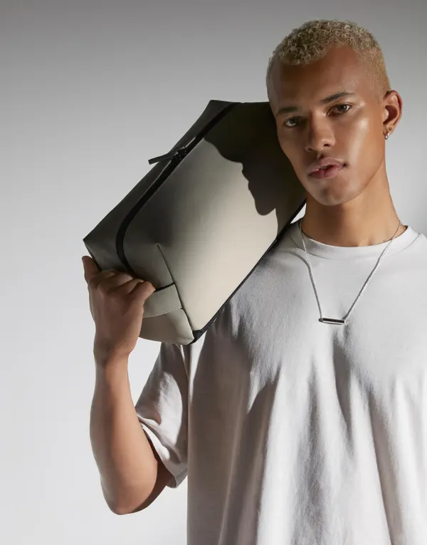 Matte PU Shoe/Accessory Bag porté — vue 2