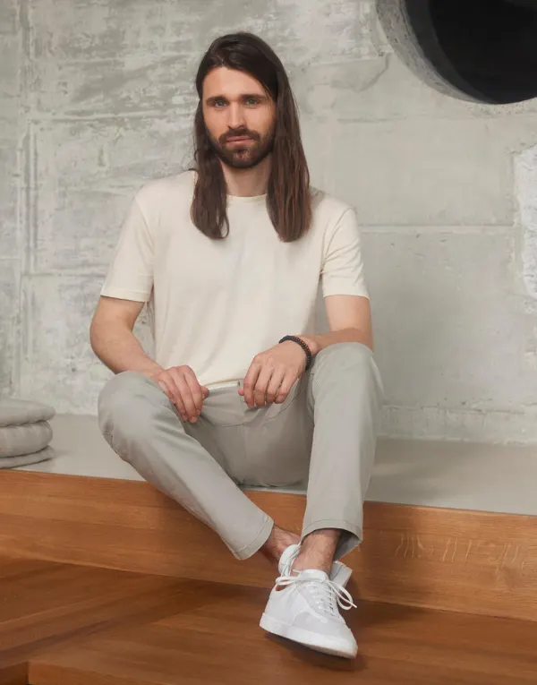 Men's Pure Organic Tee porté — vue 1