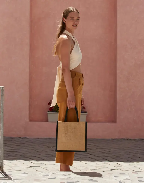 Natural Starched Jute Midi Tote porté — vue 3