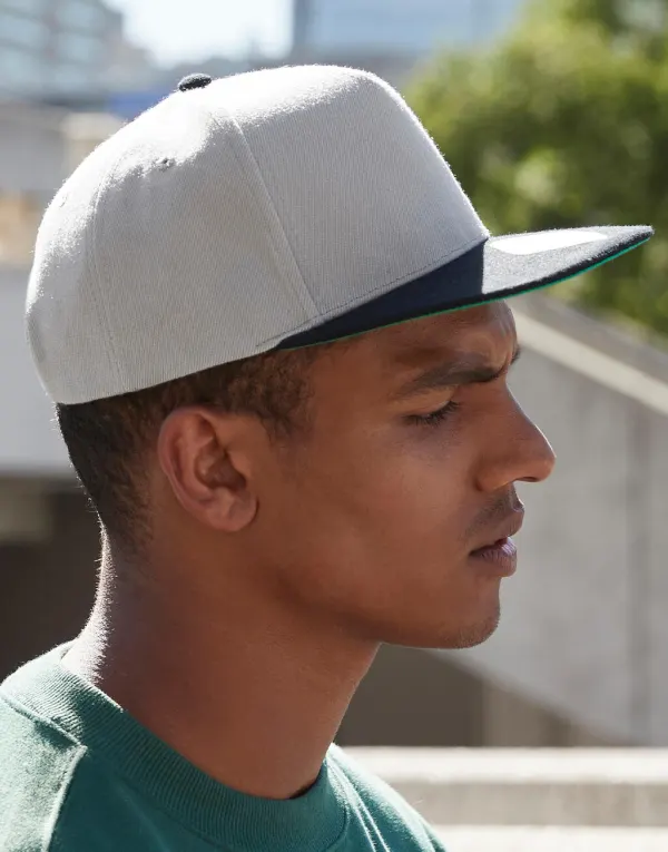 Original Flat Peak Snapback porté — vue 2