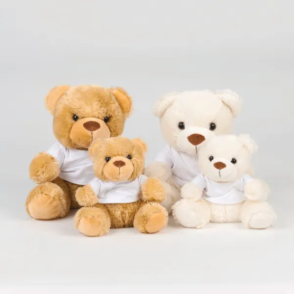 Ours en peluche avec t-shirt porté — vue 2