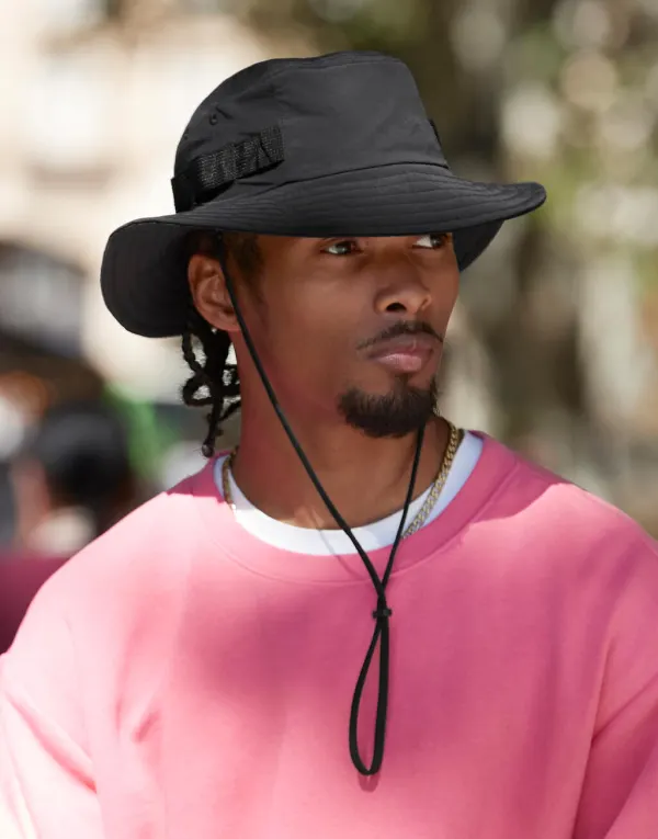 Outdoor Adventure Sun Hat porté — vue 2
