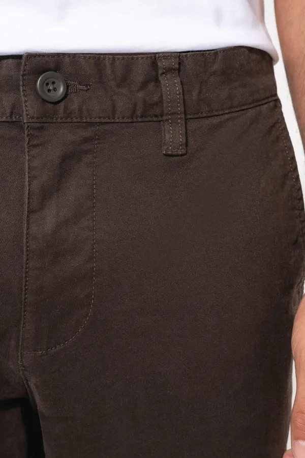Pantalon chino homme porté — vue 4